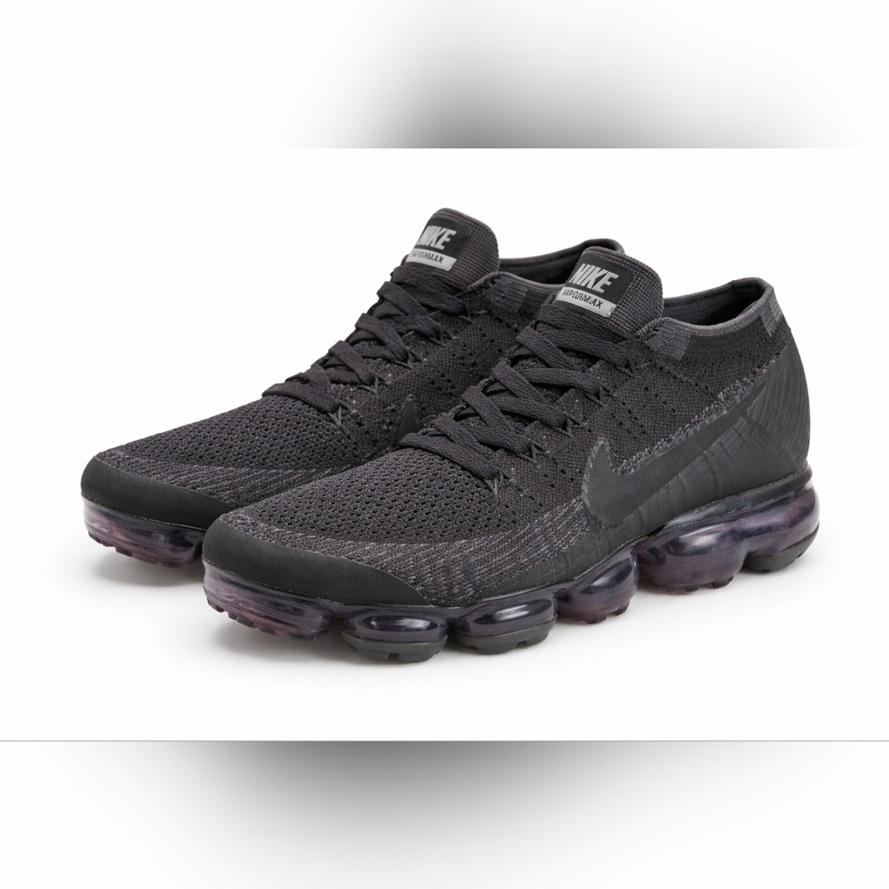 Nike Men's Black Air VaporMax Sneakers